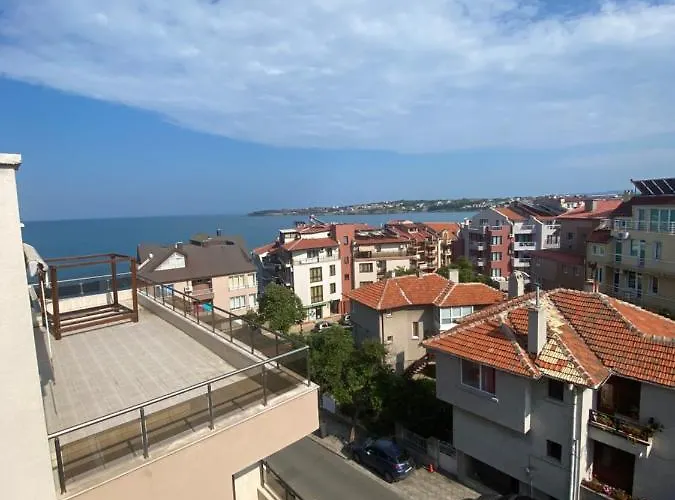 Family The Golden Fish Hotel 3*