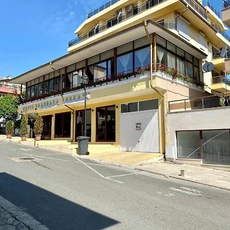 Family The Golden Fish Hotel